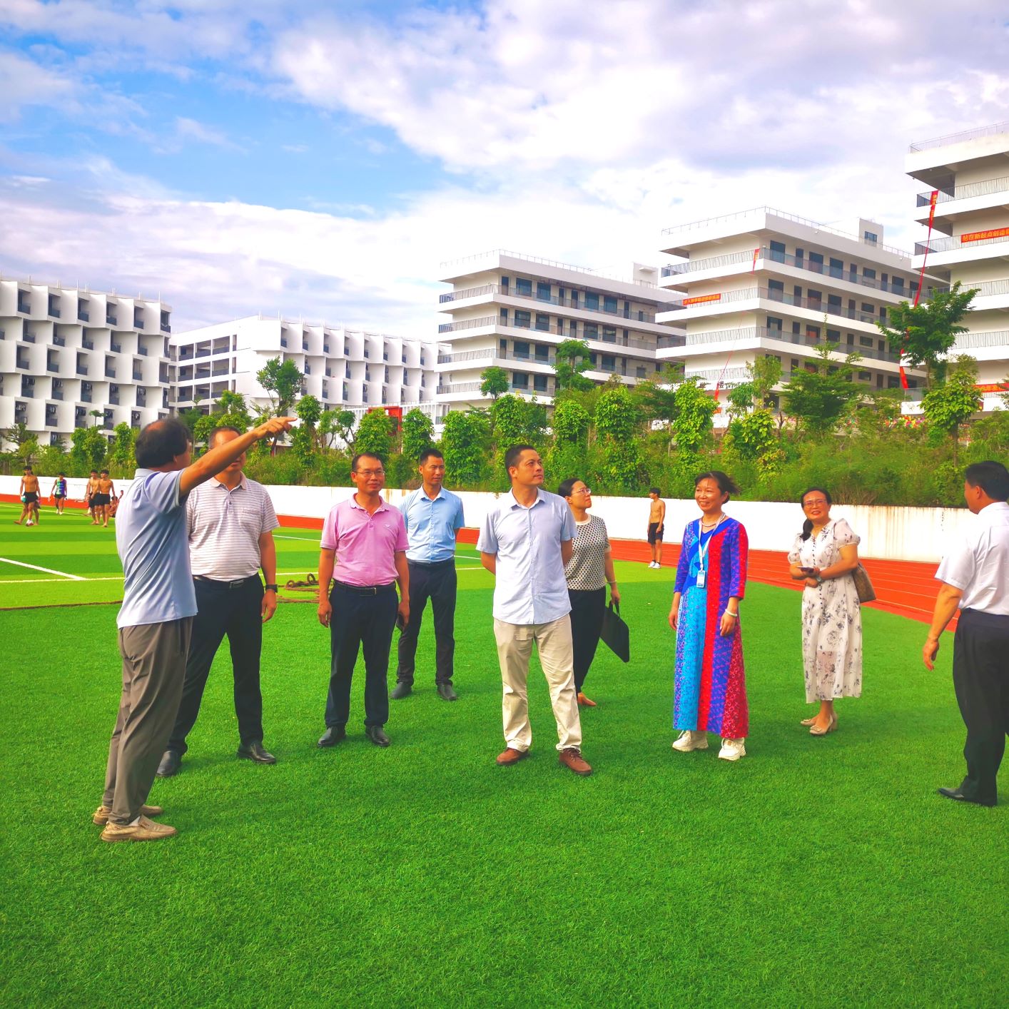 欢迎教育局成教办领导到我校参观指导工作 丨 米兰体育-米兰(中国)