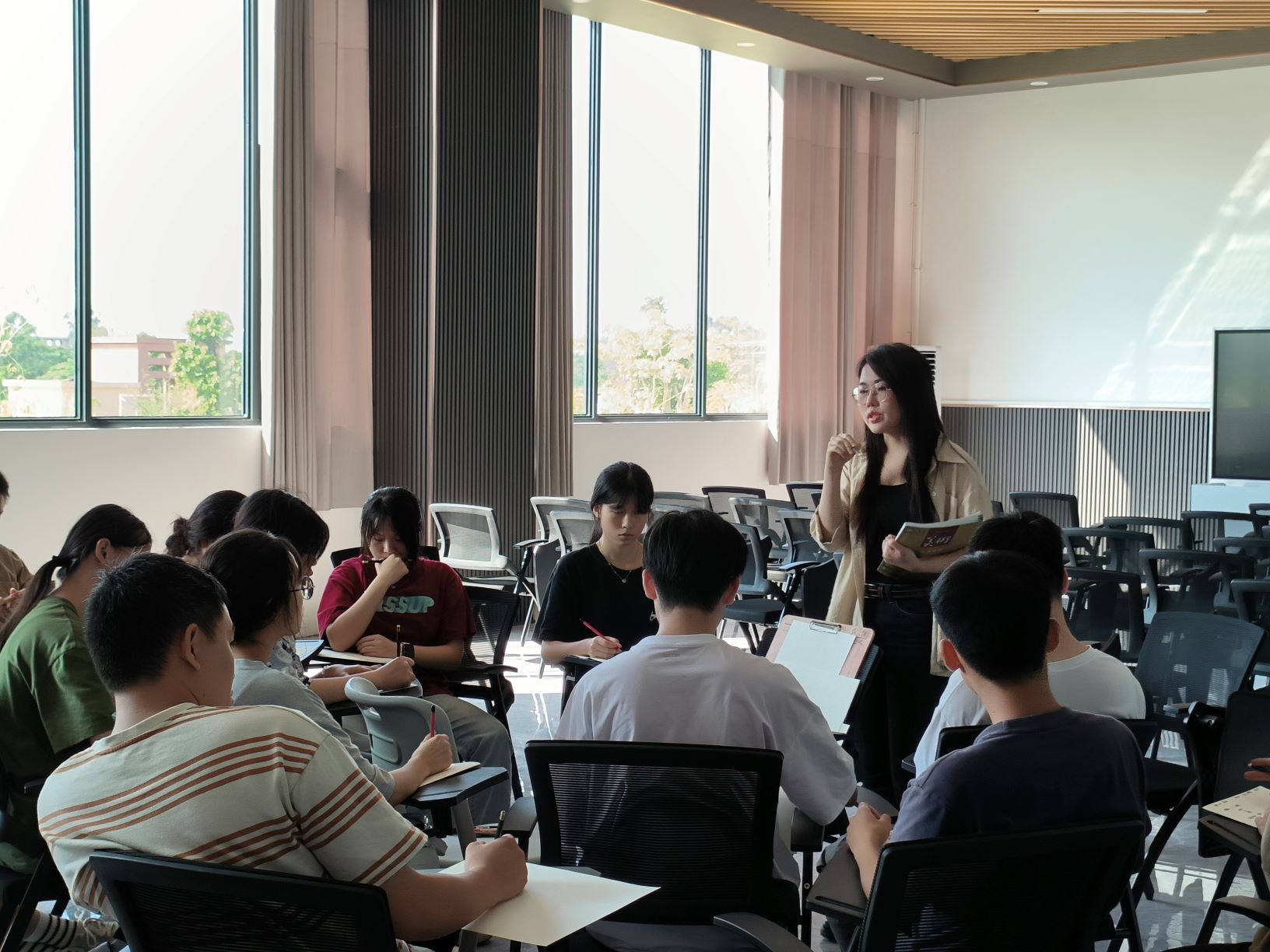 欢迎广州烈公文化名师苏环老师到我校授课 丨 米兰体育-米兰(中国)